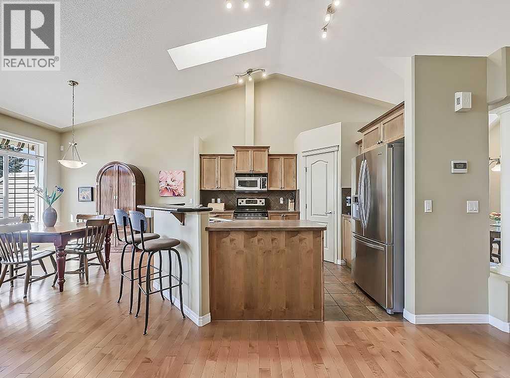 427 Rocky Vista Gardens Nw, Calgary, Alberta  T3G 5V1 - Photo 5 - A2253685