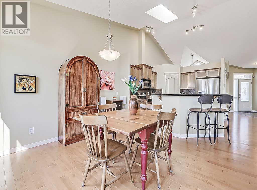 427 Rocky Vista Gardens Nw, Calgary, Alberta  T3G 5V1 - Photo 10 - A2253685