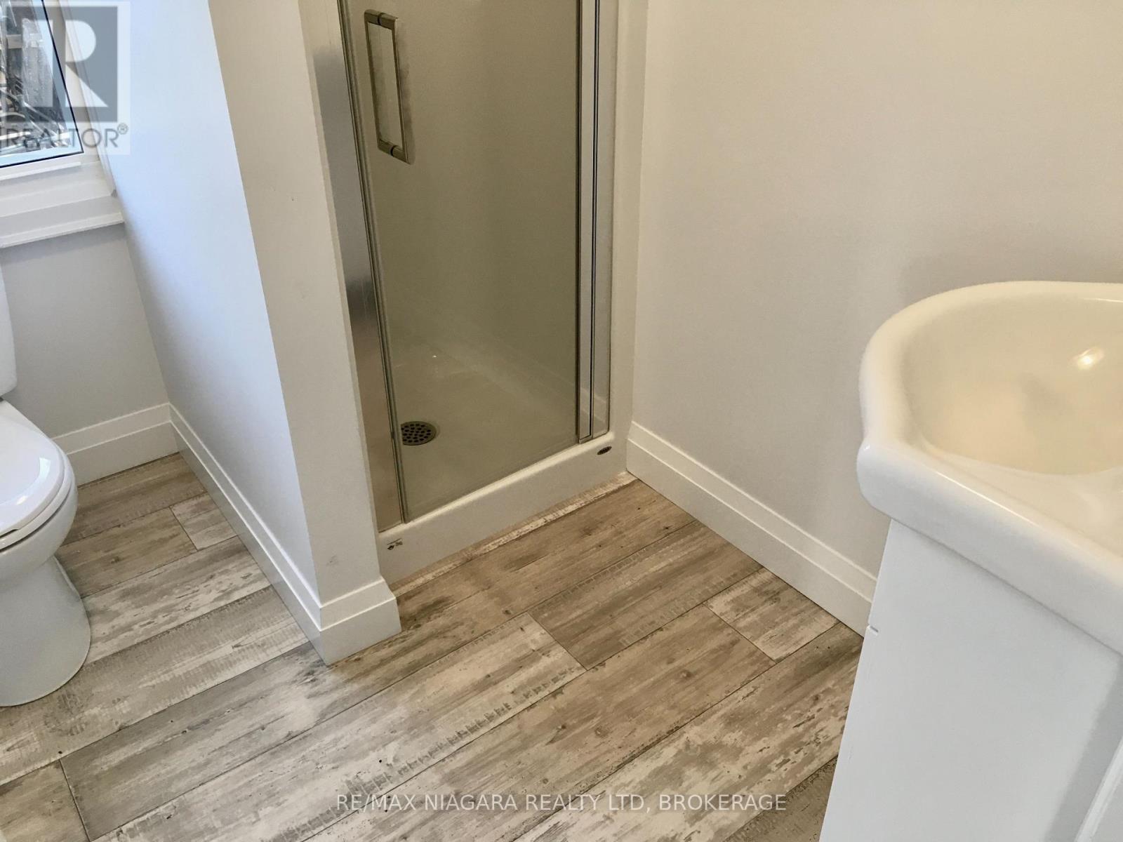 Rear Unit - 163 Welland Avenue, St. Catharines, Ontario  L2R 2N9 - Photo 14 - X12245949