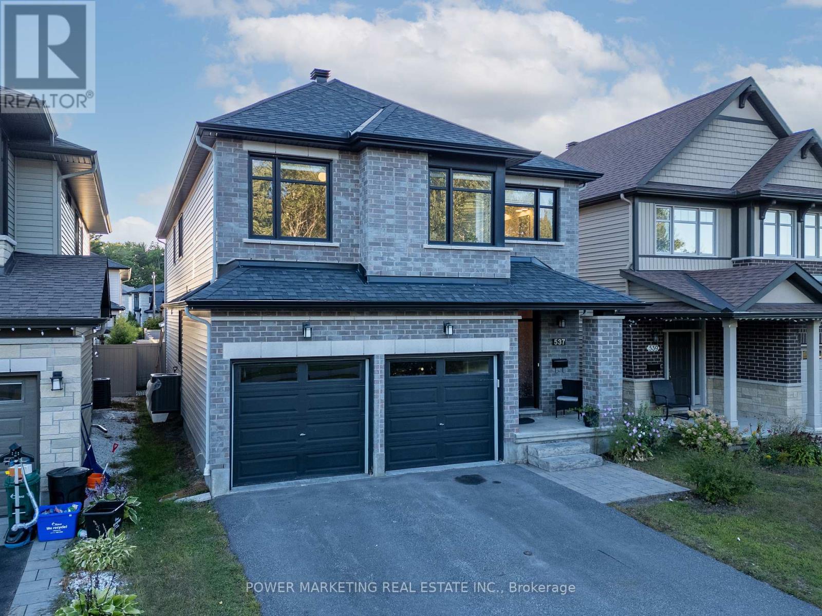537 Compass Street, Ottawa, Ontario  K1W 0J1 - Photo 2 - X12420034
