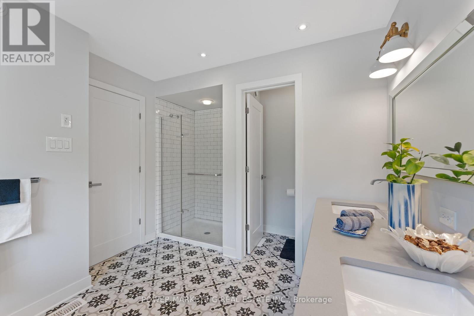 537 Compass Street, Ottawa, Ontario  K1W 0J1 - Photo 25 - X12420034