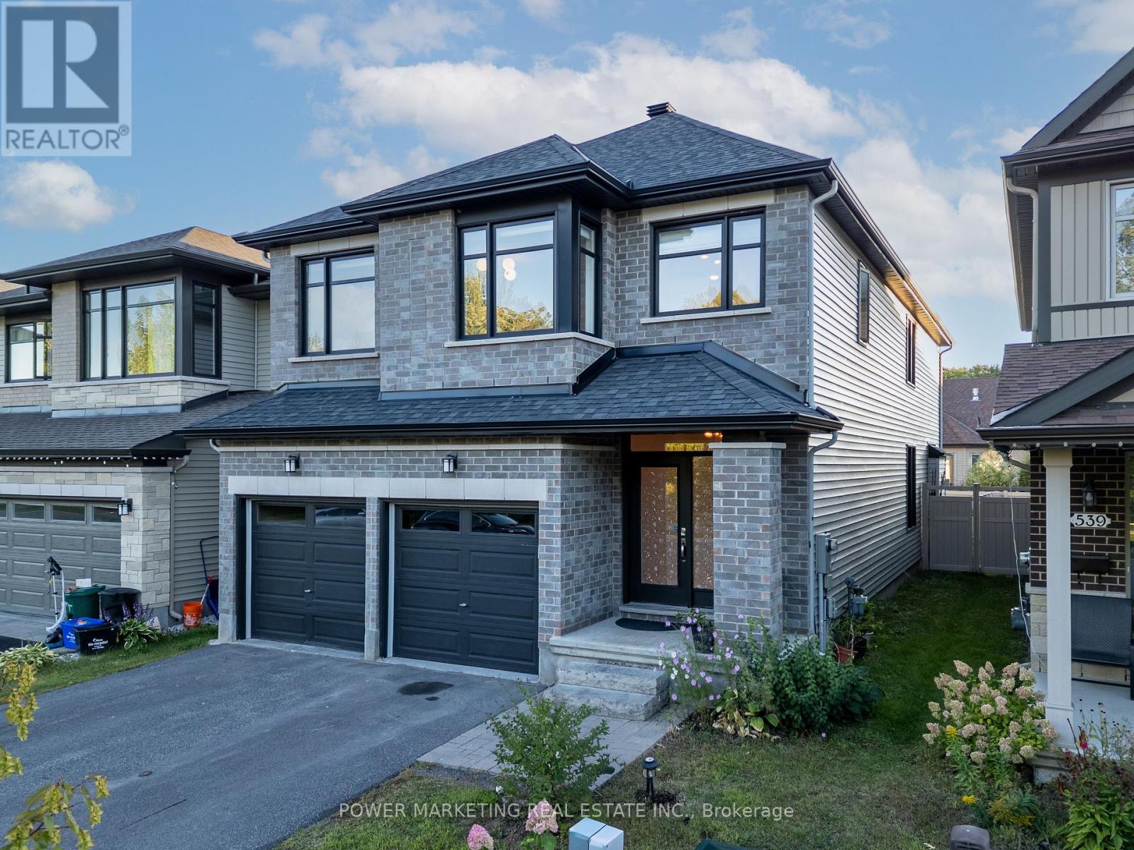 537 Compass Street, Ottawa, Ontario  K1W 0J1 - Photo 3 - X12420034