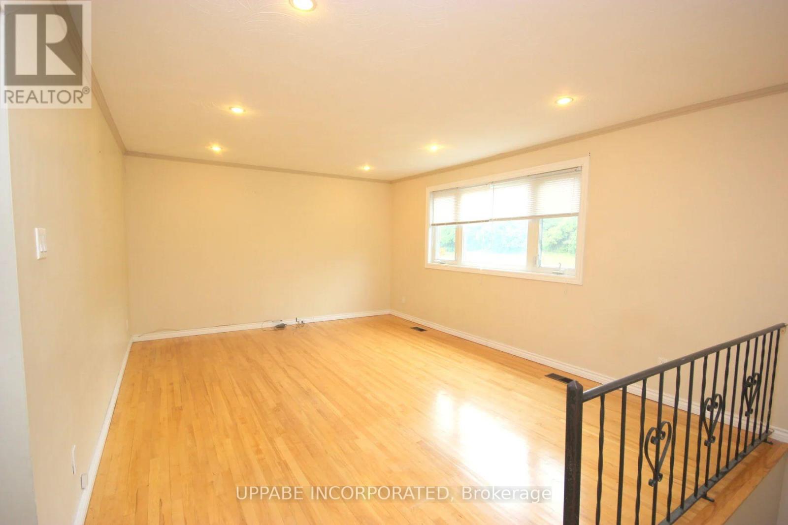 Unit 1 - 376 Tremblay Road, Ottawa, Ontario  K1G 0B5 - Photo 3 - X12420046