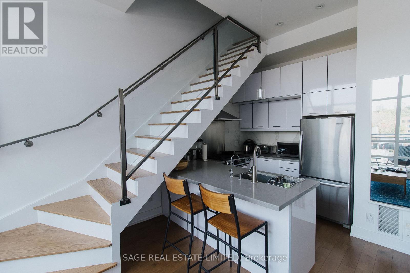 202 - 483 Dupont Street Nw, Toronto, Ontario  M6G 1Y6 - Photo 2 - C12419906
