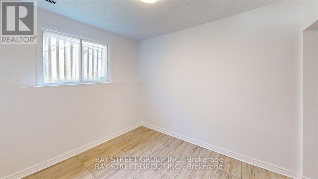 2 - 1448 Outlet Drive, Oshawa, Ontario  L1J 7Z5 - Photo 4 - E12419988