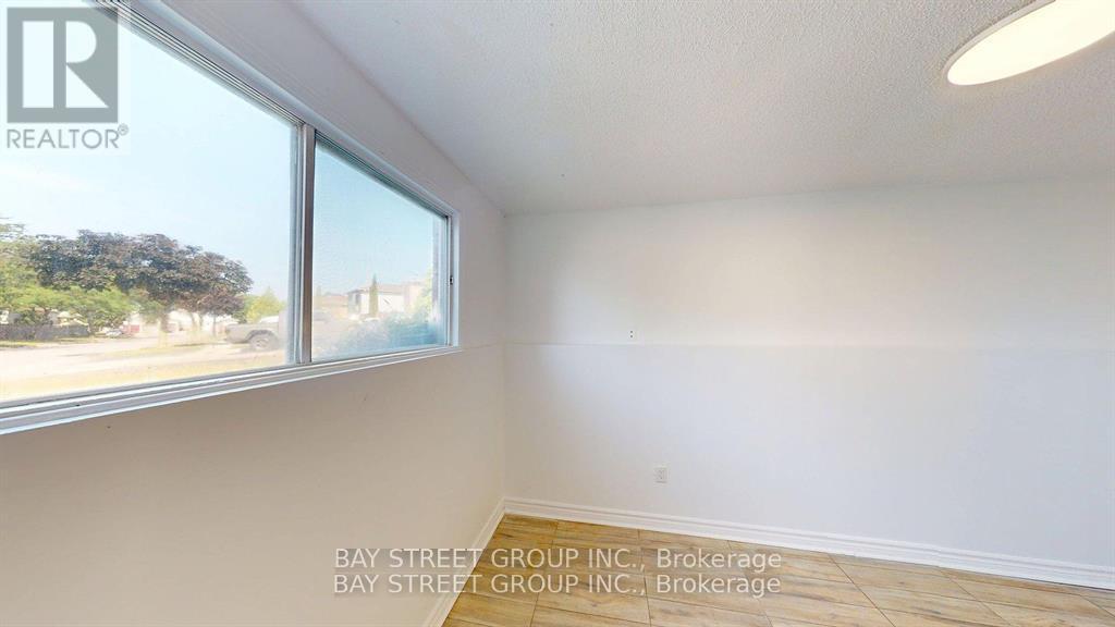 2 - 1448 Outlet Drive, Oshawa, Ontario  L1J 7Z5 - Photo 5 - E12419988