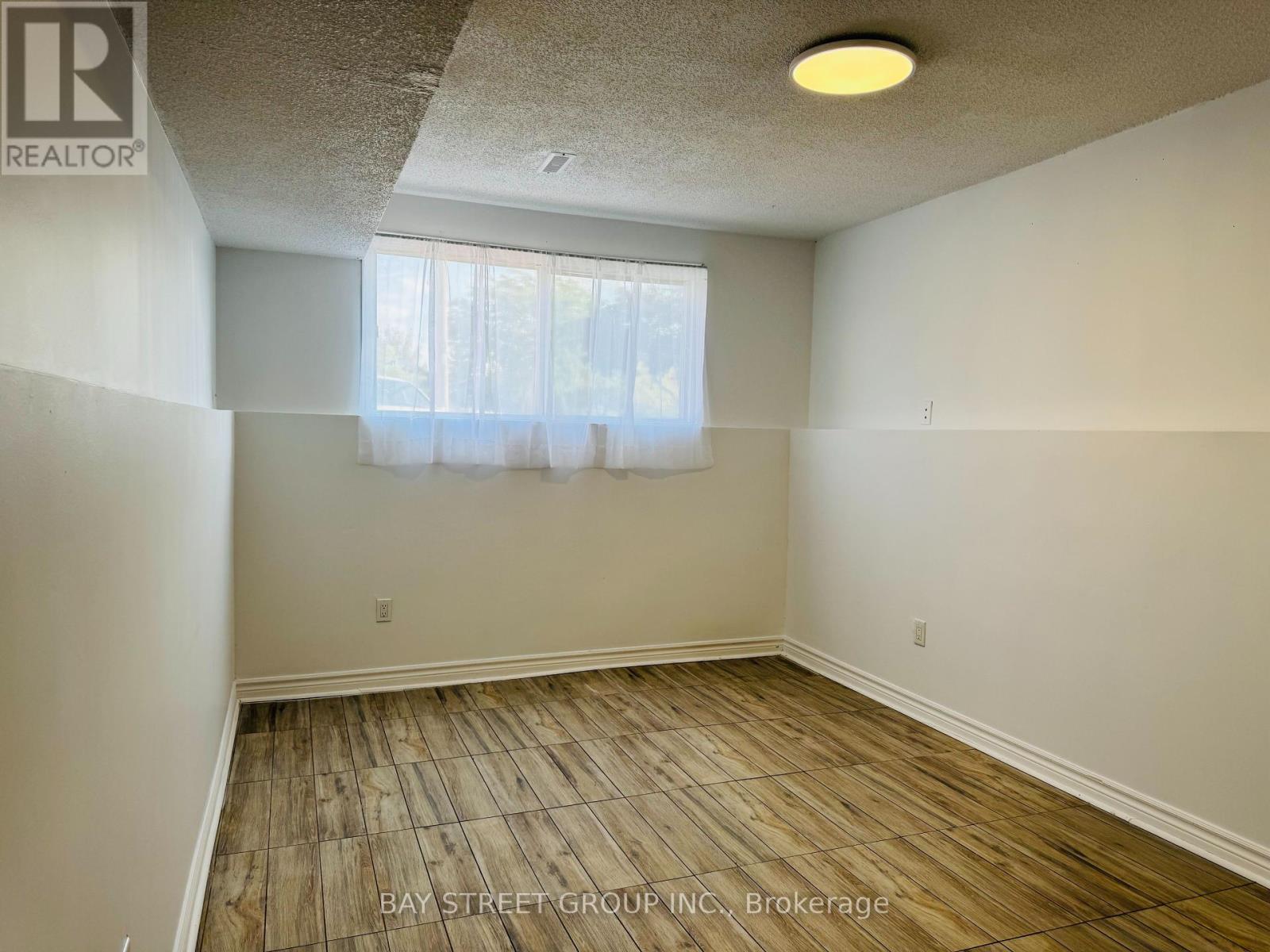 2 - 1448 Outlet Drive, Oshawa, Ontario  L1J 7Z5 - Photo 6 - E12419988