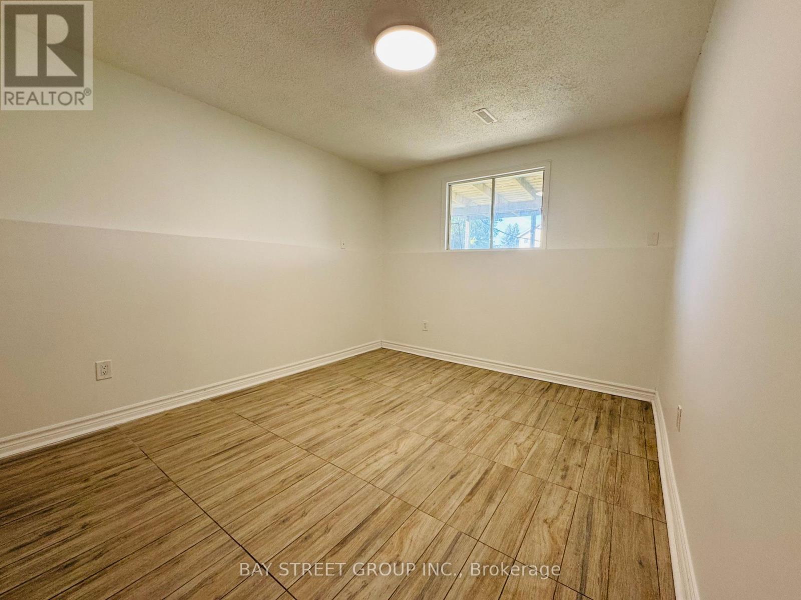 2 - 1448 Outlet Drive, Oshawa, Ontario  L1J 7Z5 - Photo 7 - E12419988