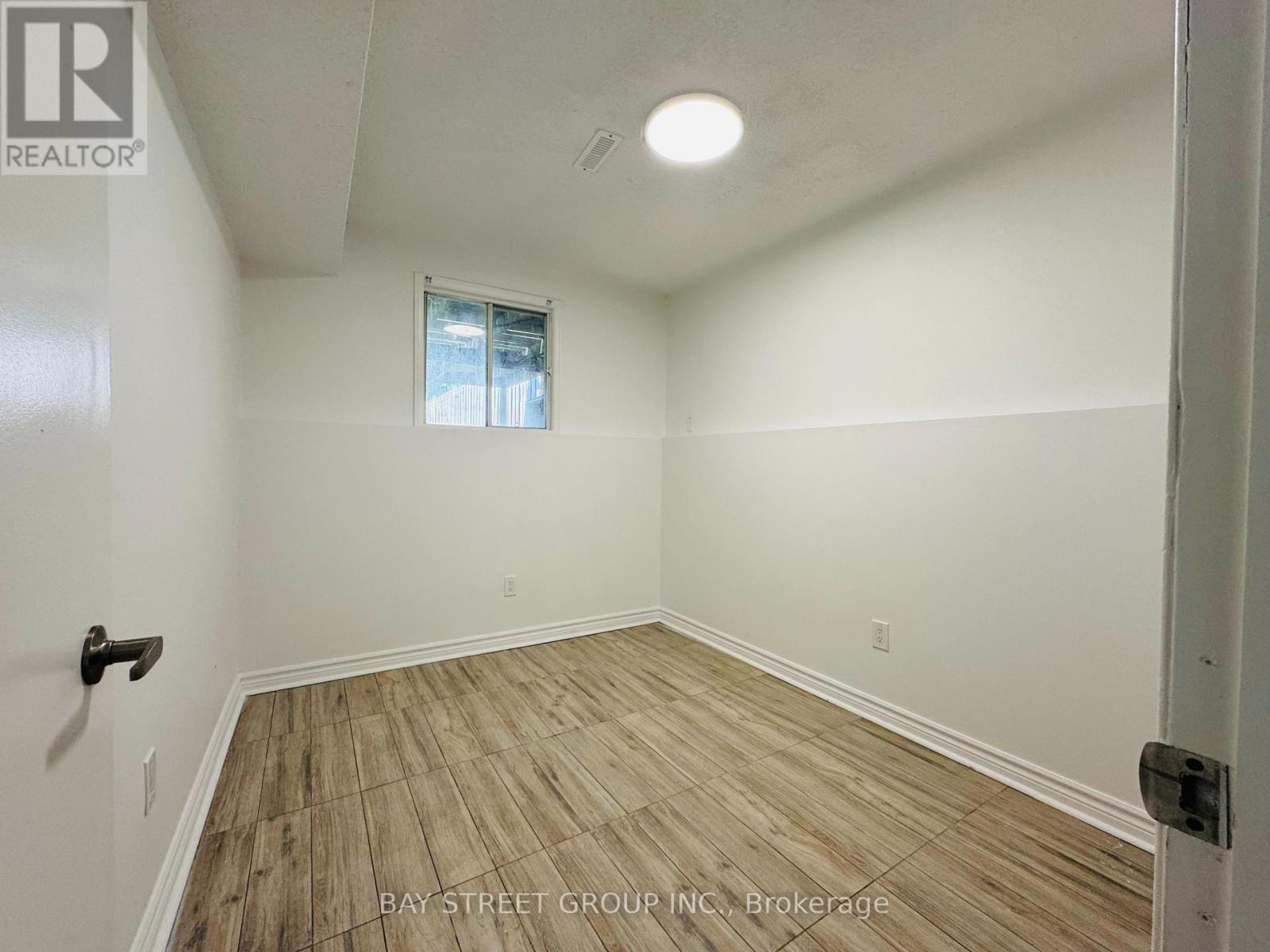 2 - 1448 Outlet Drive, Oshawa, Ontario  L1J 7Z5 - Photo 8 - E12419988