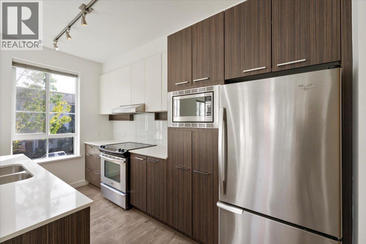 215 545 Foster Avenue, Coquitlam, British Columbia  V3J 0B3 - Photo 5 - R3050719