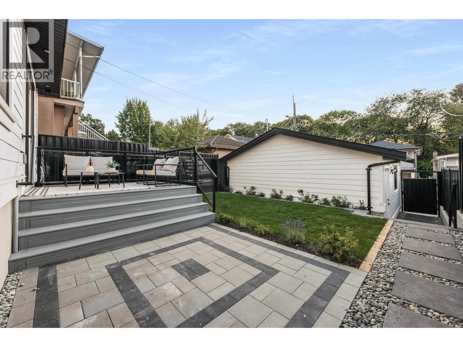 2 4855 Dumfries Street, Vancouver, British Columbia  V5N 3T8 - Photo 2 - R3050730