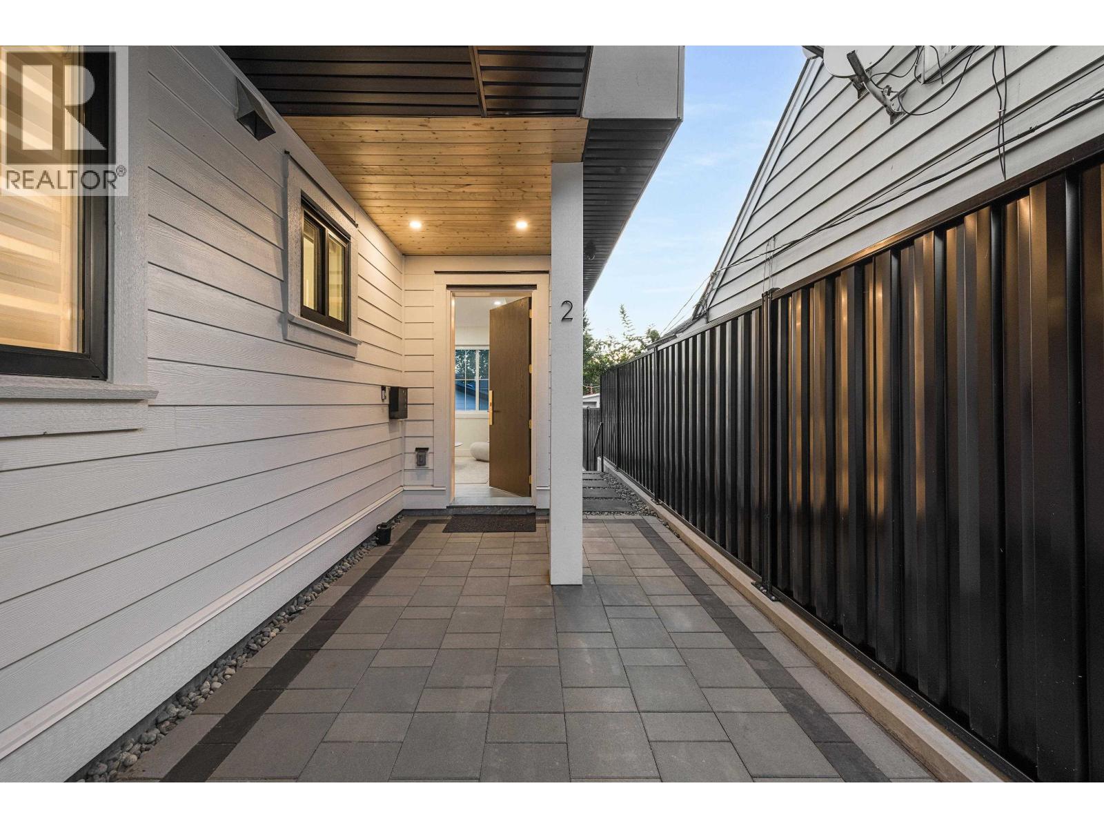 2 4855 Dumfries Street, Vancouver, British Columbia  V5N 3T8 - Photo 3 - R3050730