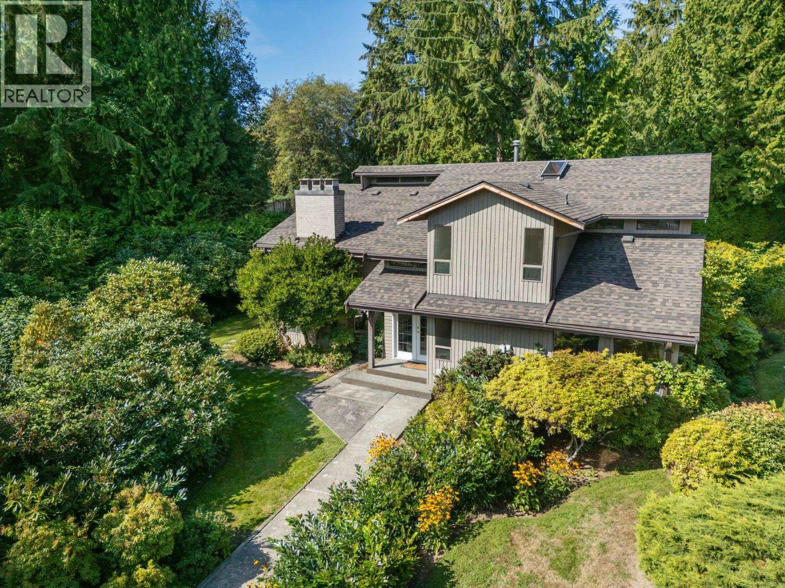 384 MATHERS AVENUE, West Vancouver, British Columbia