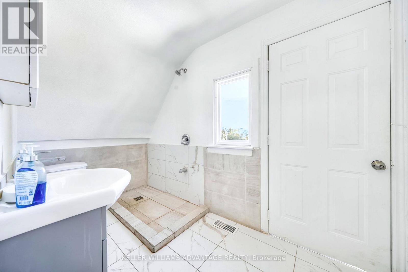 14662 Woodbine Avenue, Whitchurch-Stouffville, Ontario  L0H 1G0 - Photo 19 - N12419899