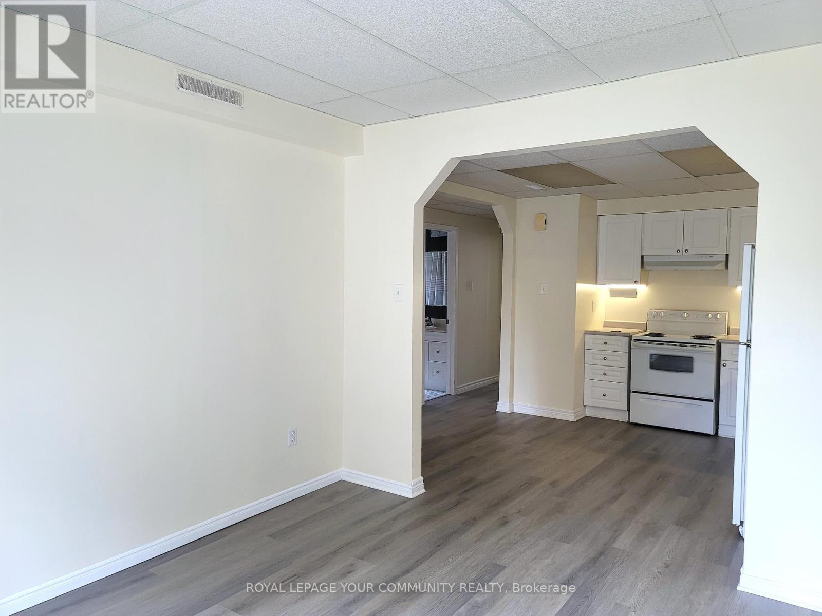 Bsm - 432 Parkwood Avenue, Bradford West Gwillimbury, Ontario  L3Z 2W9 - Photo 4 - N12419929