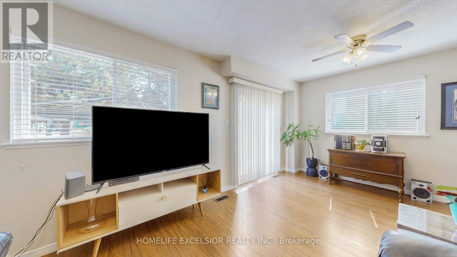 1 - 579 Gibney Crescent, Newmarket, Ontario  L3X 1Y3 - Photo 10 - N12420005