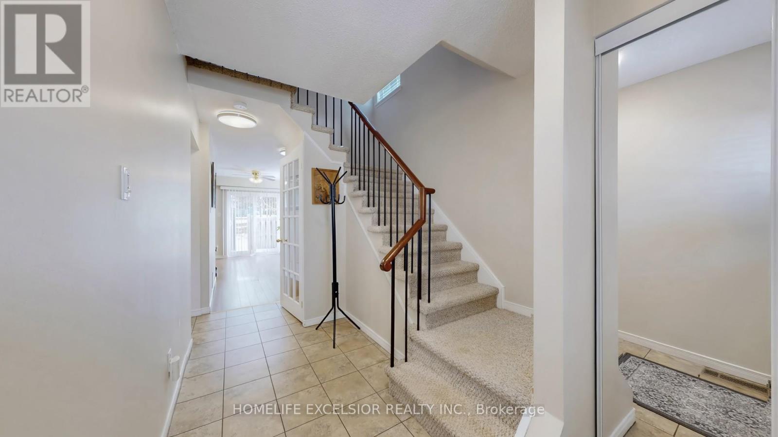 1 - 579 Gibney Crescent, Newmarket, Ontario  L3X 1Y3 - Photo 6 - N12420005