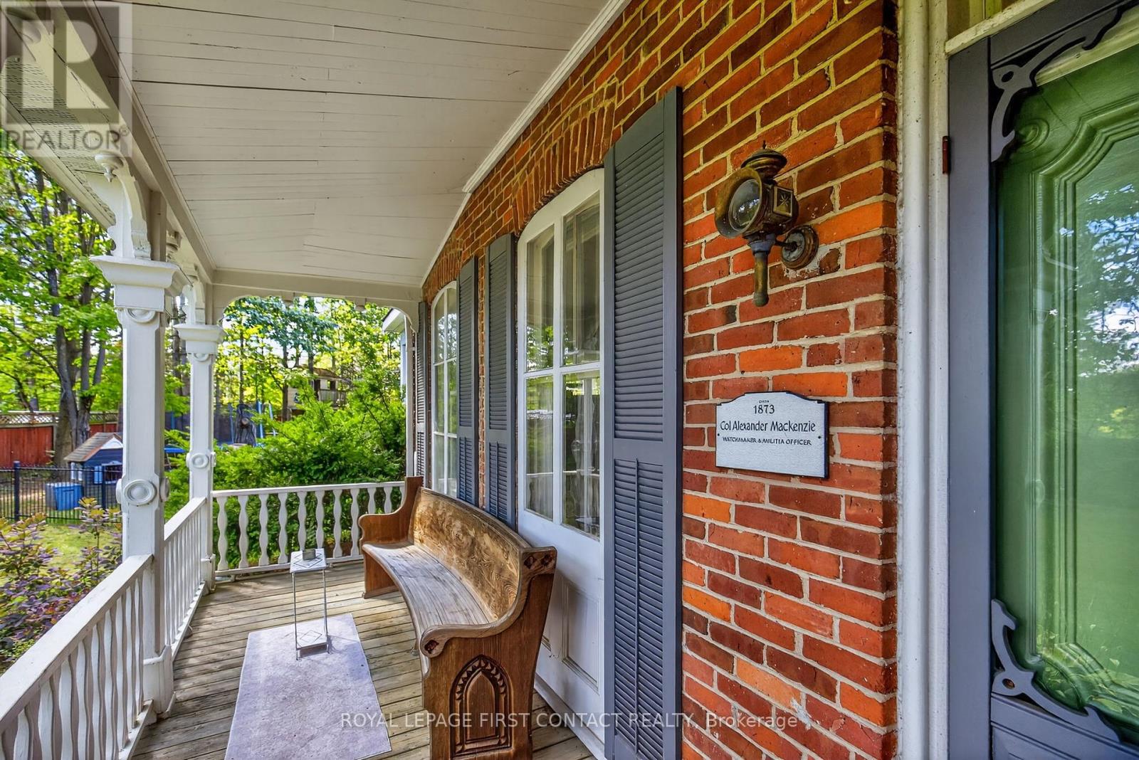 126 Letitia Street, Barrie, Ontario  L4N 1P5 - Photo 4 - S12419923