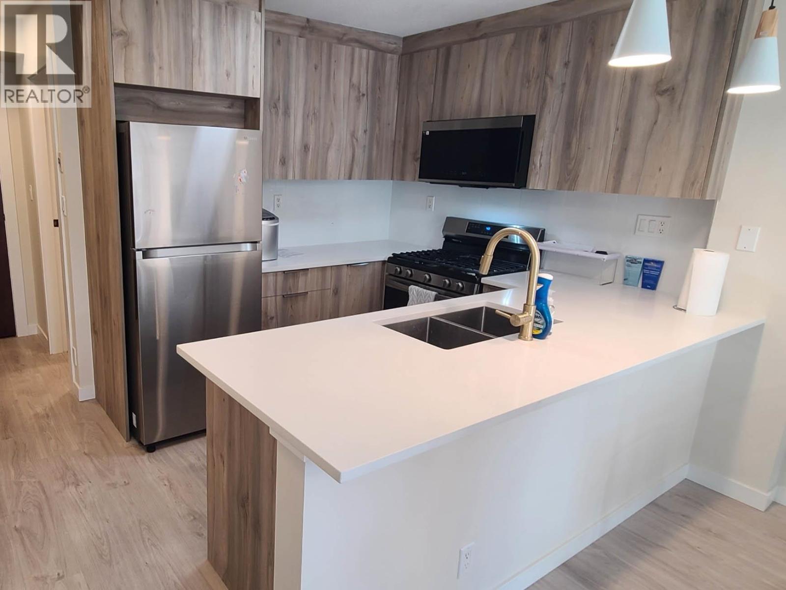 512 7831 WESTMINSTER HIGHWAY, Richmond, British Columbia