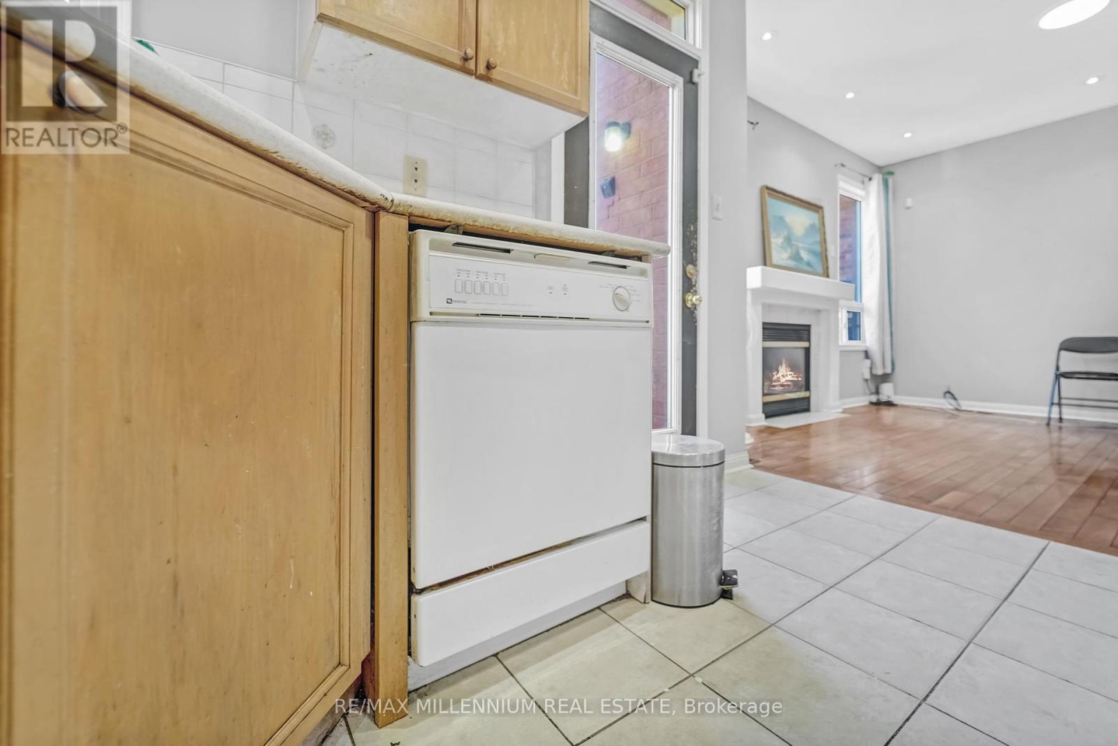 1250 Galesway Boulevard, Mississauga, Ontario  L5V 3B2 - Photo 15 - W12419875