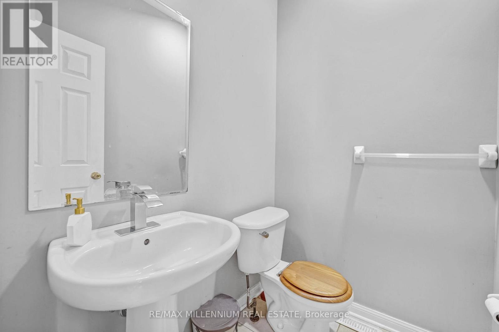 1250 Galesway Boulevard, Mississauga, Ontario  L5V 3B2 - Photo 16 - W12419875