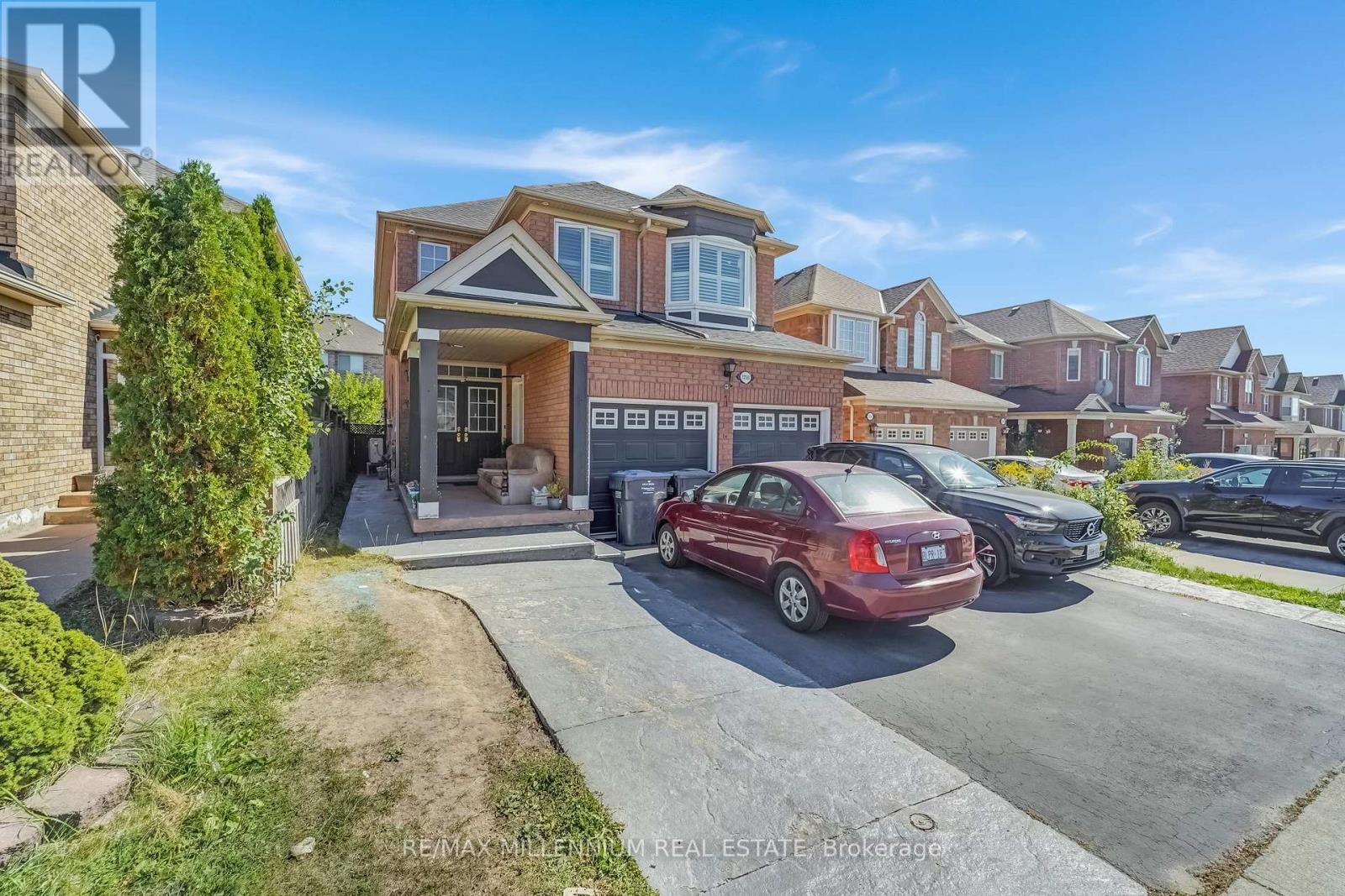 1250 Galesway Boulevard, Mississauga, Ontario  L5V 3B2 - Photo 2 - W12419875