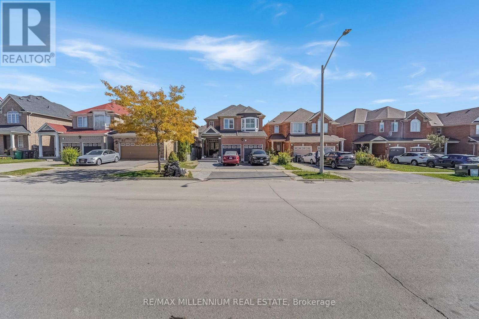 1250 Galesway Boulevard, Mississauga, Ontario  L5V 3B2 - Photo 4 - W12419875