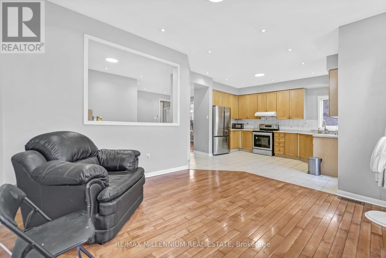 1250 Galesway Boulevard, Mississauga, Ontario  L5V 3B2 - Photo 9 - W12419875