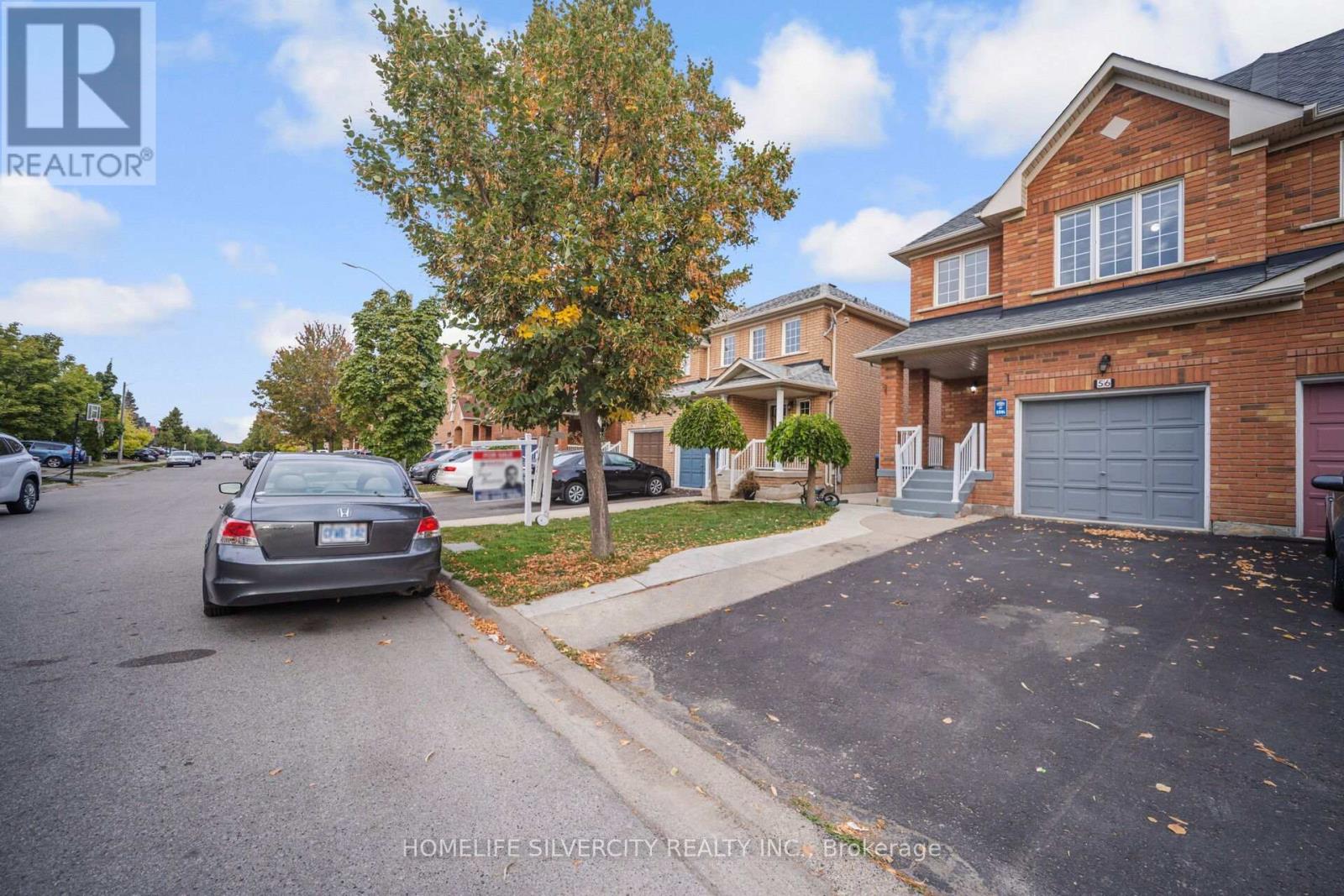 56 Cadillac Crescent S, Brampton, Ontario  L7A 3B6 - Photo 2 - W12419890