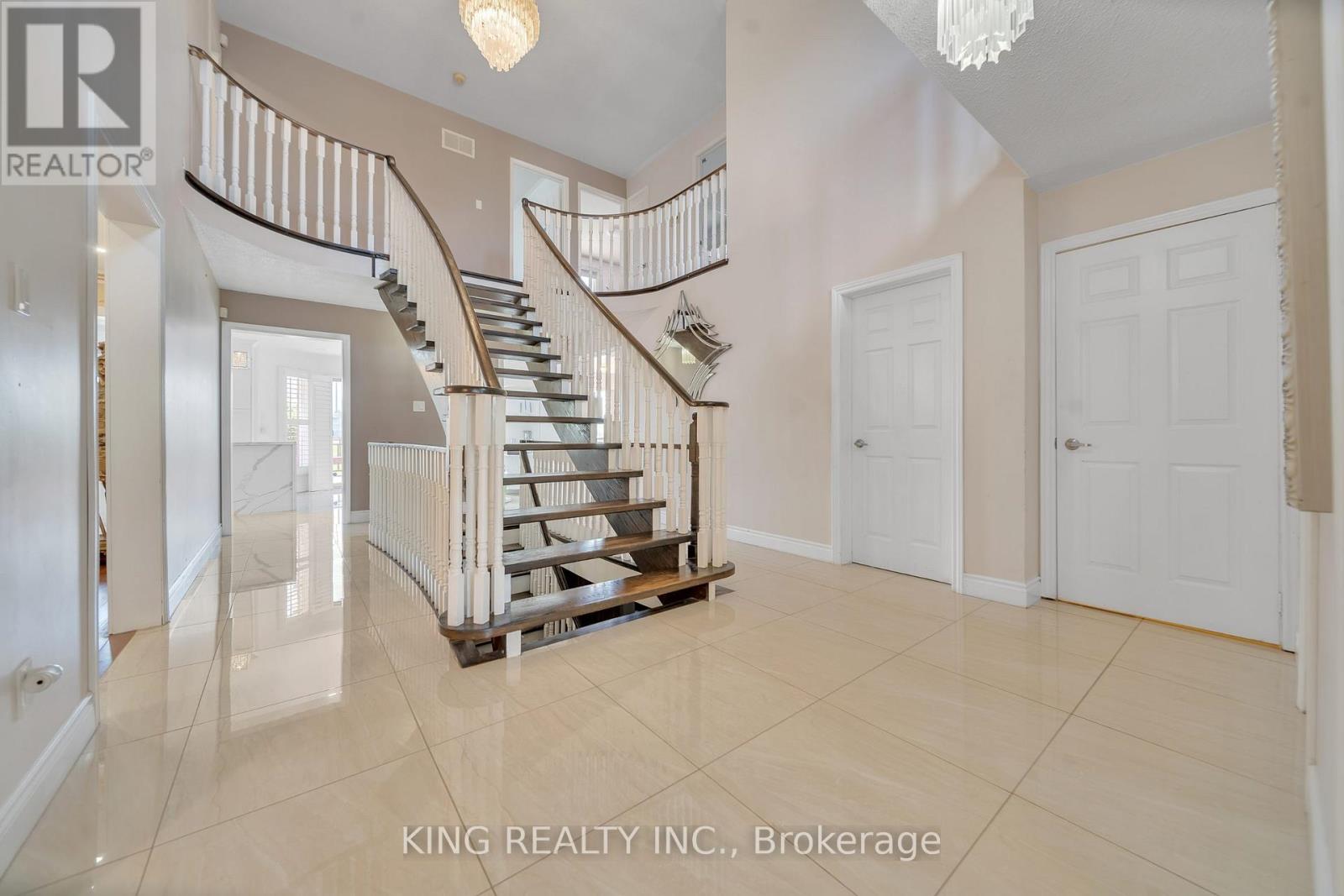 2606 Ambercroft Trail, Mississauga, Ontario  L5M 4K3 - Photo 15 - W12419914