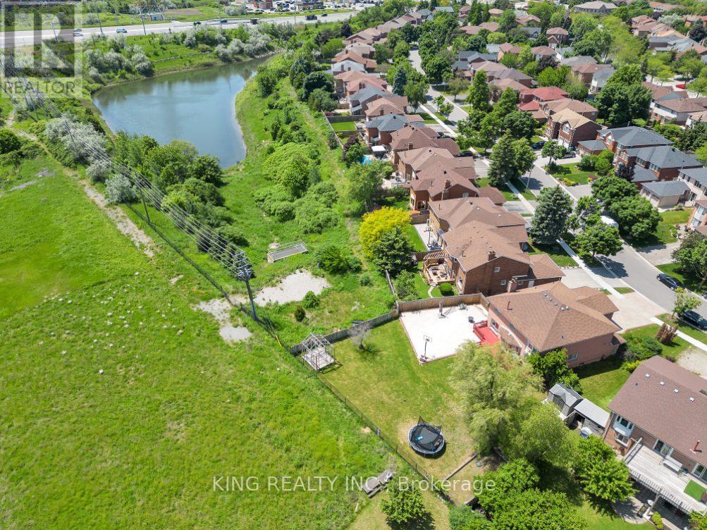 2606 Ambercroft Trail, Mississauga, Ontario  L5M 4K3 - Photo 2 - W12419914