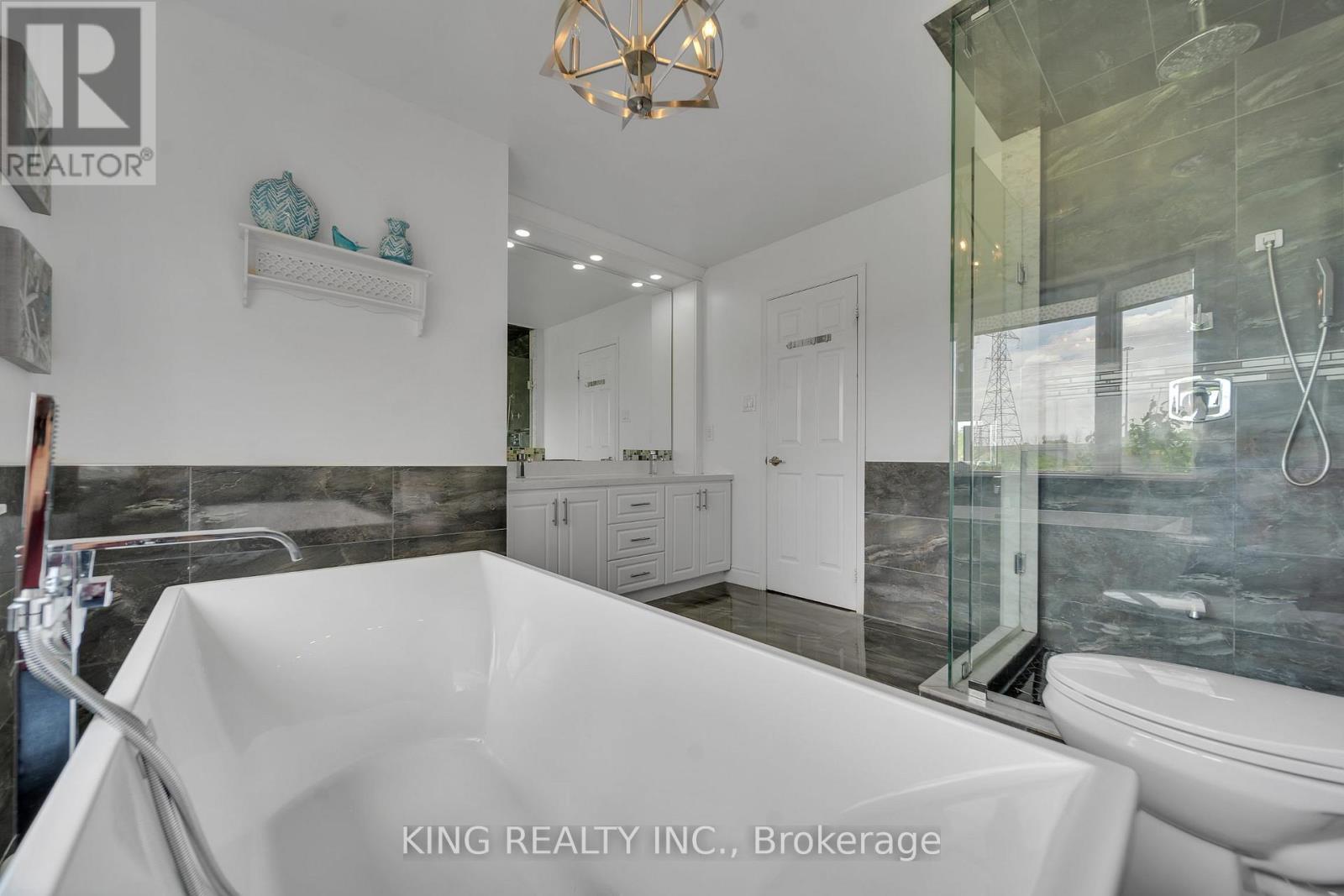 2606 Ambercroft Trail, Mississauga, Ontario  L5M 4K3 - Photo 33 - W12419914