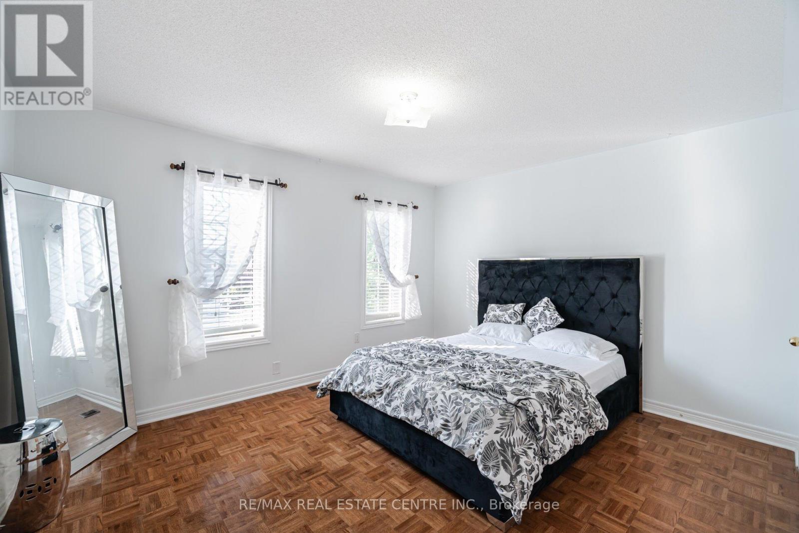 7 Prince Edward Boulevard, Brampton, Ontario  L6P 2E1 - Photo 26 - W12419932