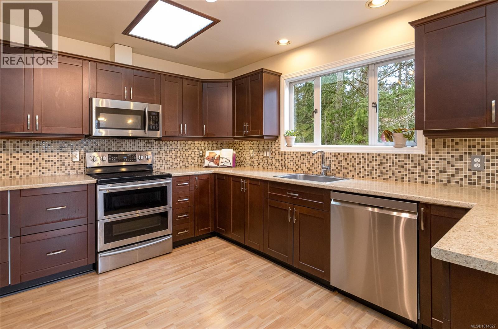 Property at 1526 Winslow Dr image 5