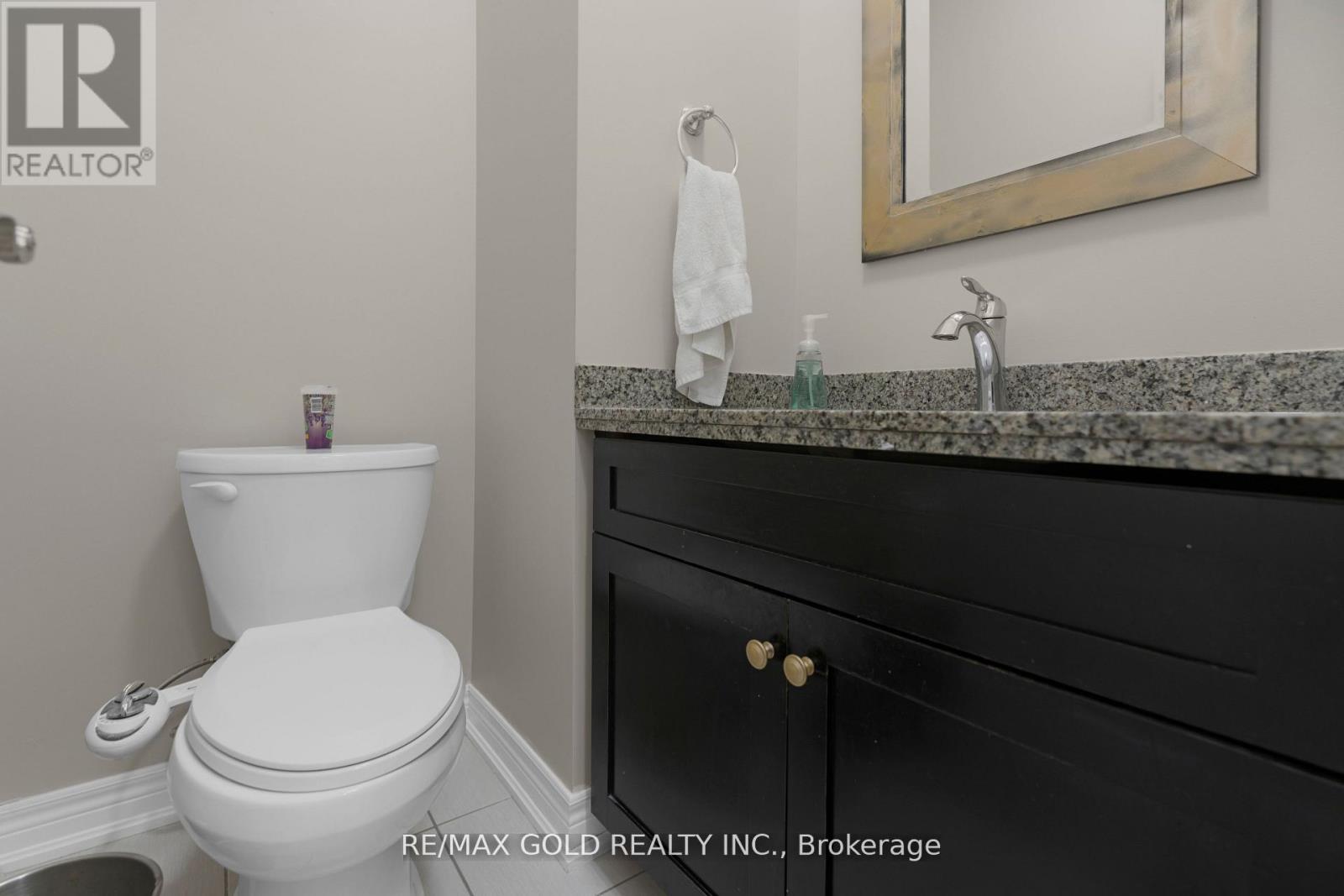 19 Santa Barbara Lane, Hamilton, Ontario  L9B 0J3 - Photo 16 - X12419882