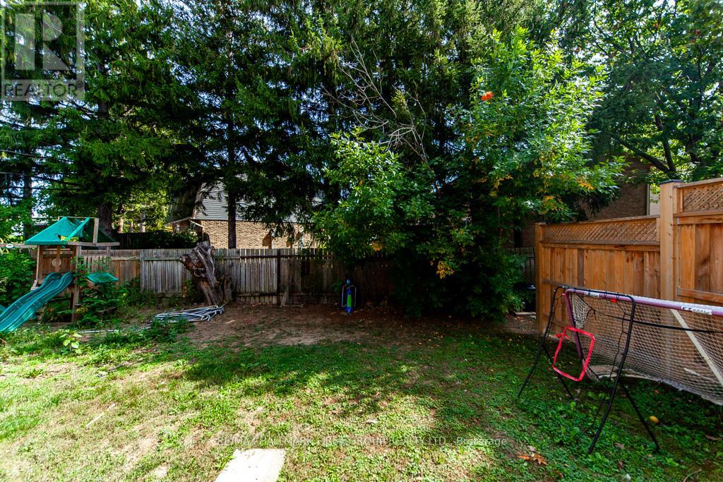 99 Manhattan Court, St. Catharines, Ontario  L2R 0B8 - Photo 32 - X12419975