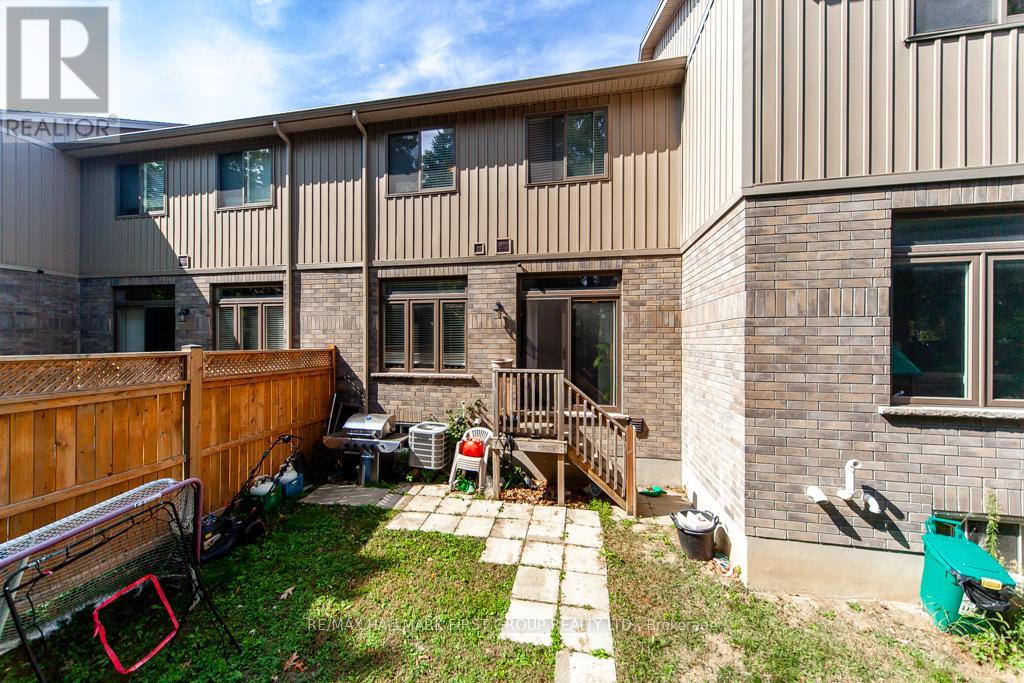 99 Manhattan Court, St. Catharines, Ontario  L2R 0B8 - Photo 34 - X12419975