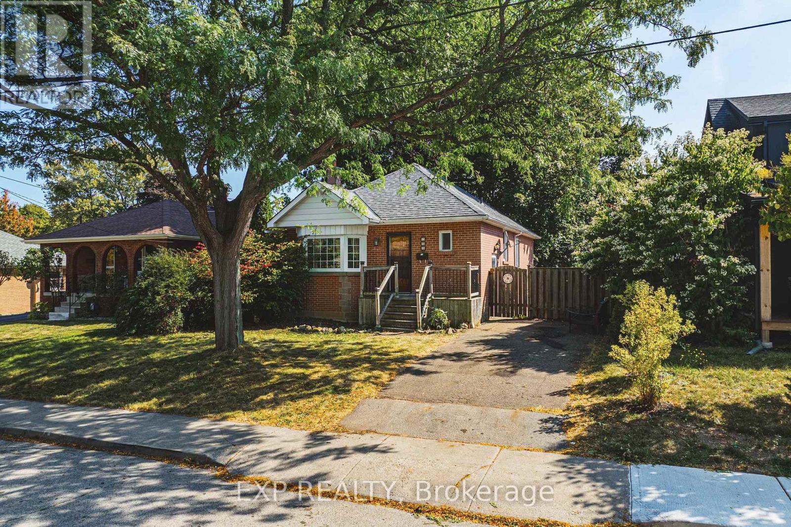 201 WEST 32ND STREET, Hamilton, Ontario