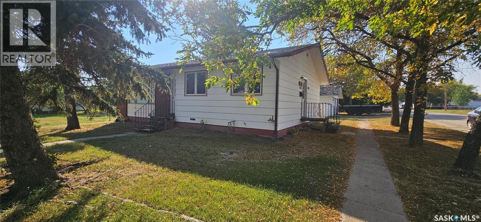 1101 Division Street, Vanguard, Saskatchewan  S0N 2V0 - Photo 2 - SK019022