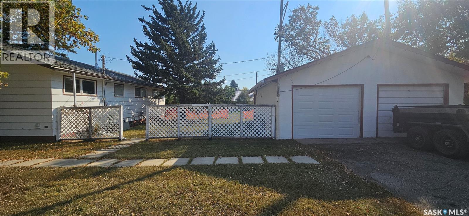 1101 Division Street, Vanguard, Saskatchewan  S0N 2V0 - Photo 3 - SK019022