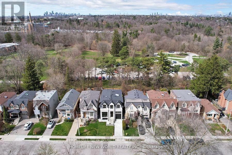 168 Glenvale Boulevard, Toronto, Ontario  M4G 2W3 - Photo 2 - C12420015