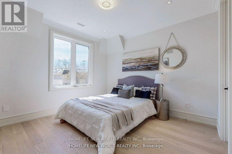 168 Glenvale Boulevard, Toronto, Ontario  M4G 2W3 - Photo 32 - C12420015