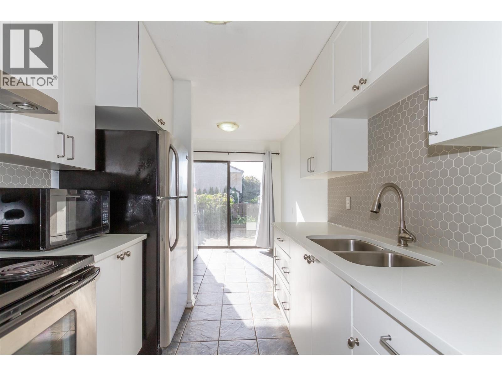 22180 122 AVENUE, Maple Ridge, British Columbia