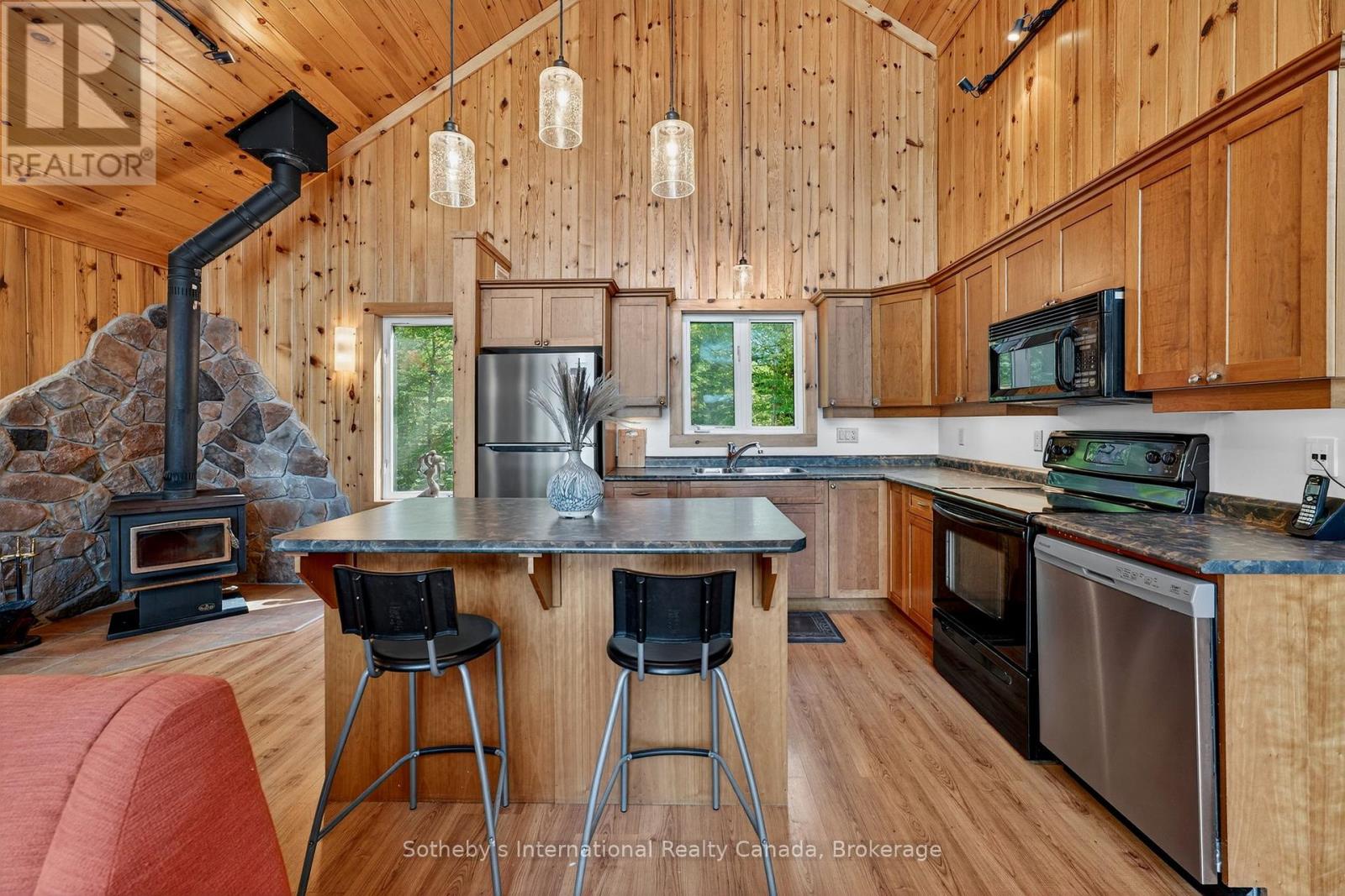 1352 Dignan Road, Dysart Et Al, Ontario  K0M 1S0 - Photo 18 - X12420063