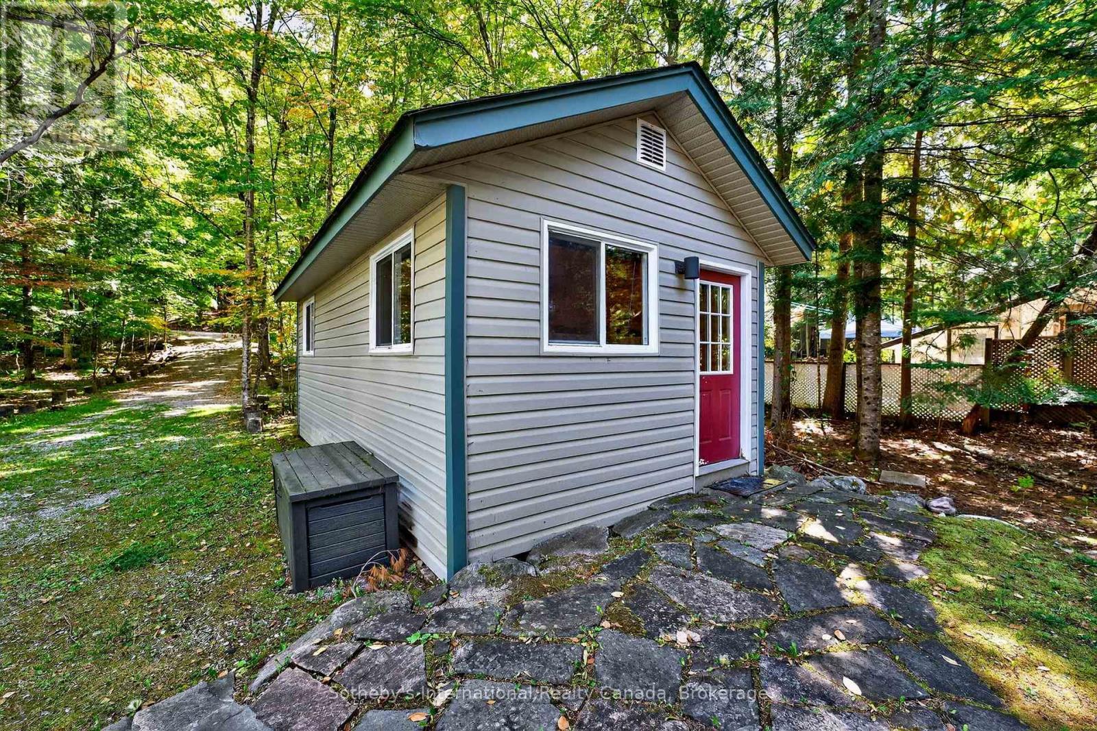 1352 Dignan Road, Dysart Et Al, Ontario  K0M 1S0 - Photo 35 - X12420063