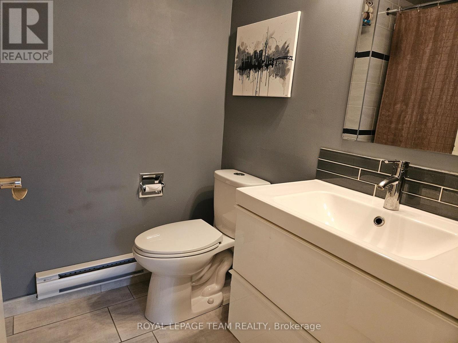 5 - 522 Riverdale Avenue N, Ottawa, Ontario  K1S 1S5 - Photo 15 - X12420052