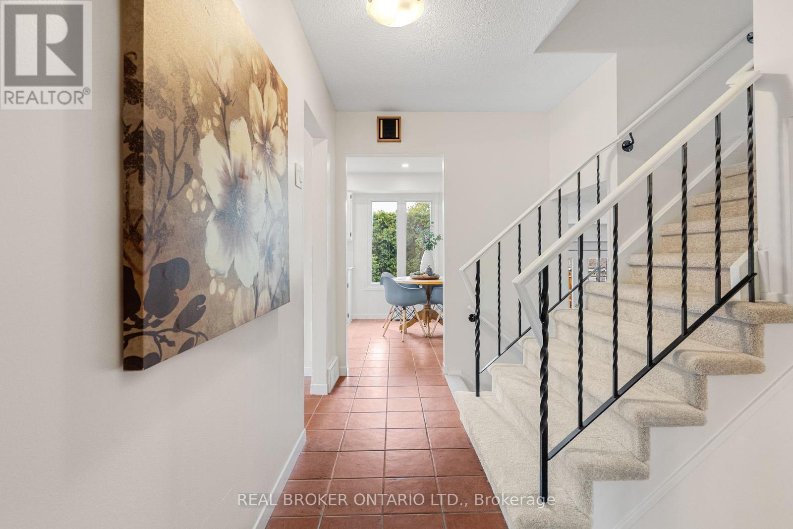 62 Herschel Crescent, Ottawa, Ontario  K2L 1Z6 - Photo 10 - X12420053
