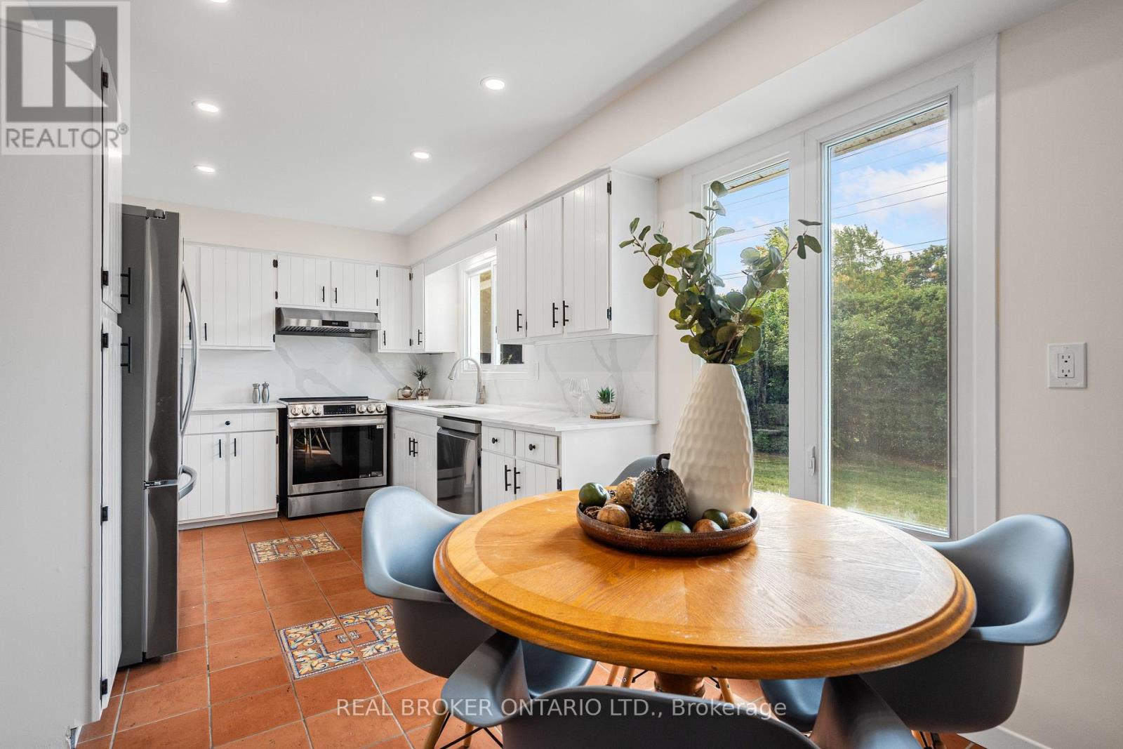 62 Herschel Crescent, Ottawa, Ontario  K2L 1Z6 - Photo 11 - X12420053