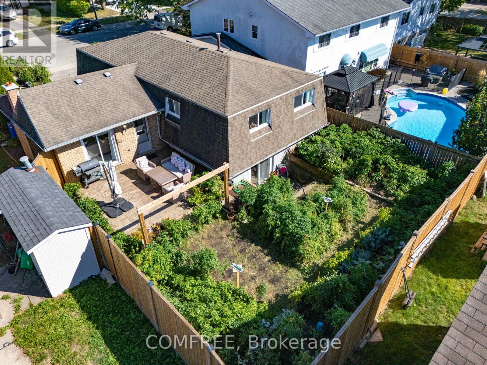 5 Beechwood Avenue, Brantford, Ontario  N3R 6Z1 - Photo 8 - X12420088