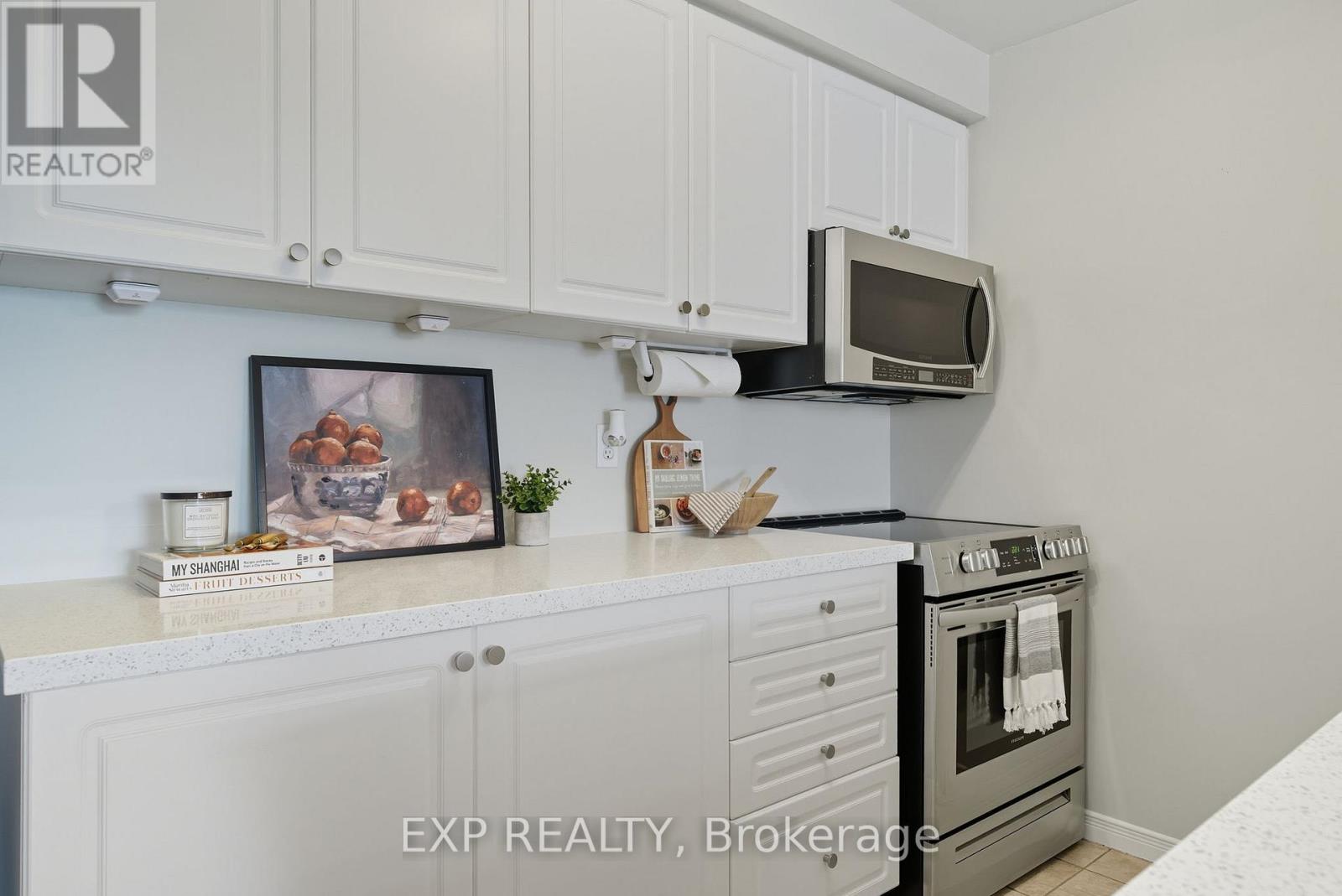 202 - 91 Aspen Springs Drive, Clarington, Ontario  L1C 5J9 - Photo 7 - E12420102